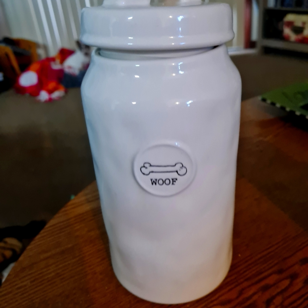 WOOF treats or food - Rae Dunn excellent condition